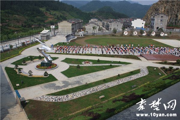 让城乡孩子共沐阳光—竹山县推进义务教育均衡发展纪实