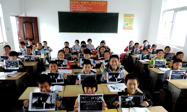竹山县擂鼓镇:砥砺奋进 喜迎十九大