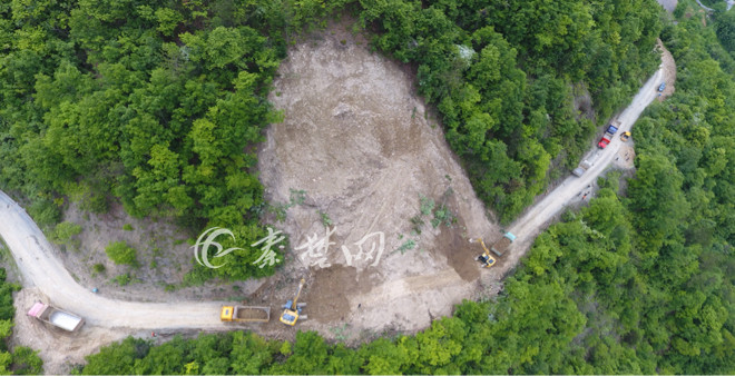 交通公路部门了解到,房县九道乡八里村山体塌方路段现已得到有效处置