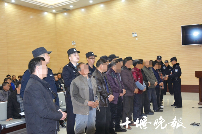 竹山一天拘留12名老赖,传唤约谈75人 现场兑付13.6万元