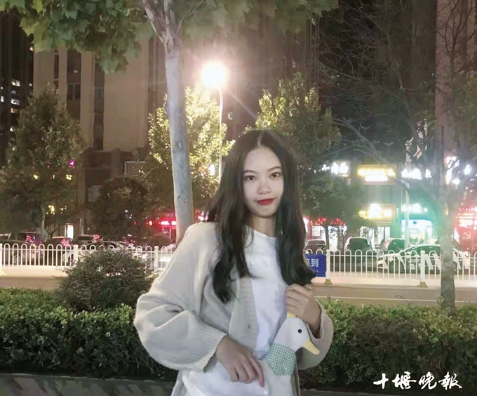 新春走基层在堰大学生陈诗颖春节回家是一次幸福的迁徙