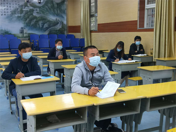 竹山县擂鼓镇毕业年级"云端"迎接县教研室教学视导