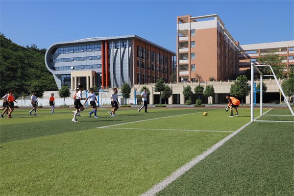 市重庆路小学:缤纷多彩开学第一课_小学教育_教育频道_十堰秦楚网