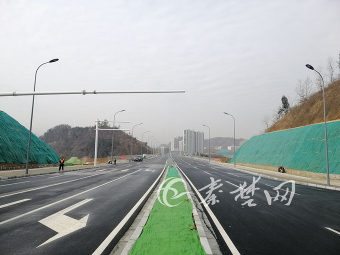 分离式道路 www.10yan.com