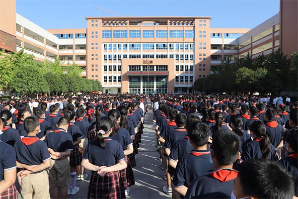 市重庆路小学举行庆祝教师节暨表彰典礼_小学教育_教育频道_十堰秦楚