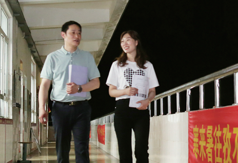 教師夫妻檔 攜手戰高考