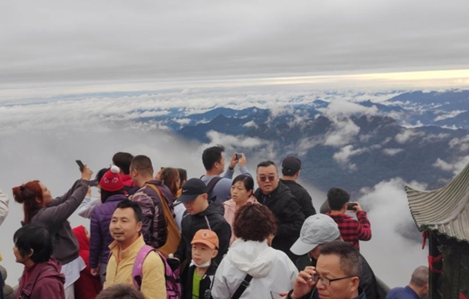 武當山：雨過天晴 美不勝收